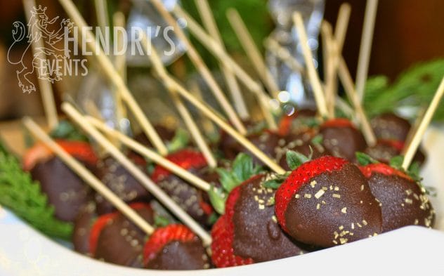 chocolate-covered-strawberries-20120216wm